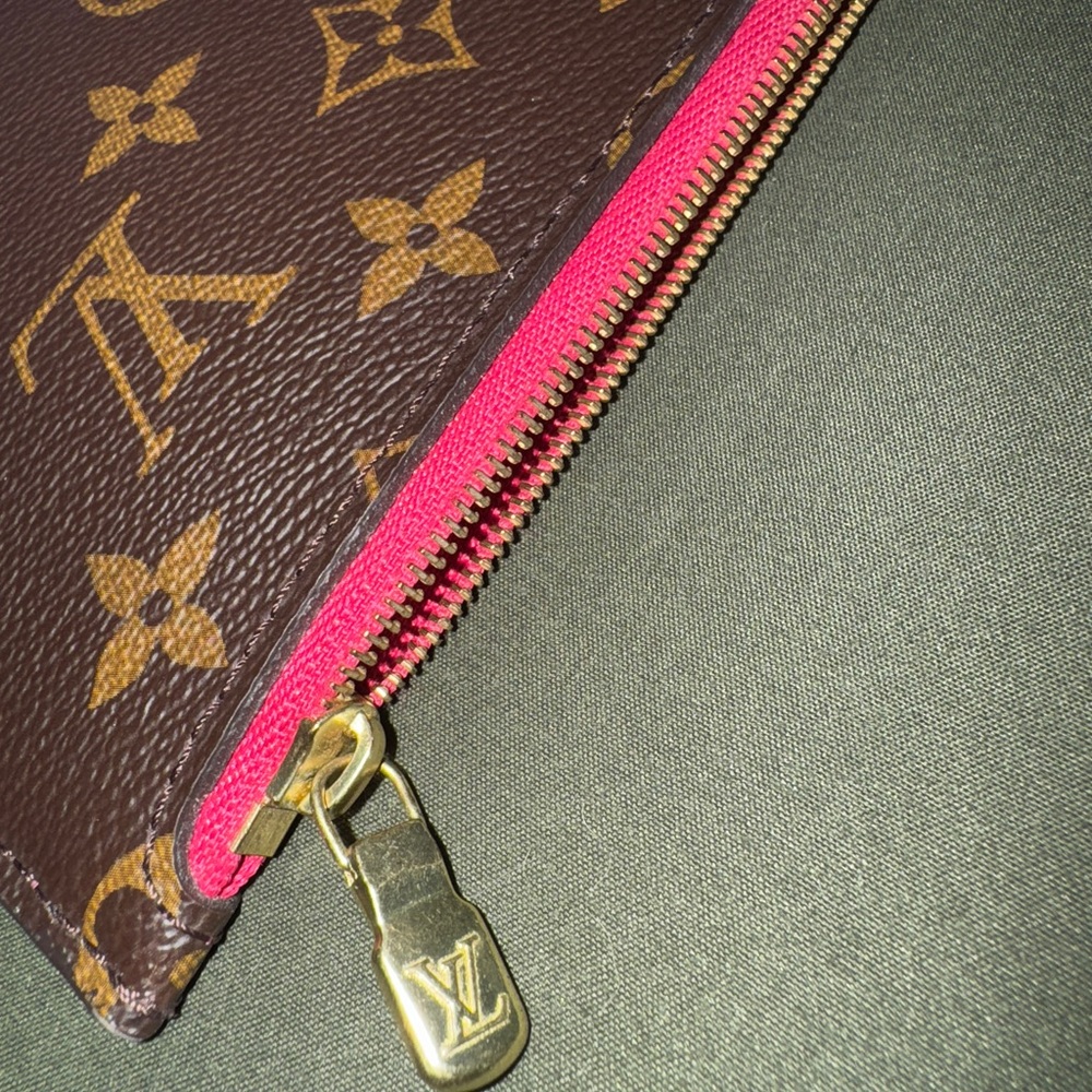 NEW Louis Vuitton Neverfull Wristlet - Picture 2 of 7